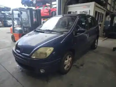 Véhicule à la ferraille renault megane scenic (ja0/1_) 1.4 i (ja0e) de l'année 2003 alimenté 