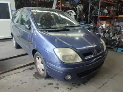 Véhicule à la ferraille renault megane scenic (ja0/1_) 1.4 i (ja0e) de l'année 2003 alimenté 