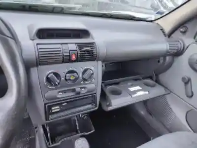 Veicolo di demolizione opel corsa b (s93) 1.2 i (f08 f68 m68) dell'anno 1994 alimentato c 12 nz Veicolo di demolizione opel corsa b (s93) 1.2 i (f08 f68 m68) dell'anno 1994 alimentato c 12 nz
