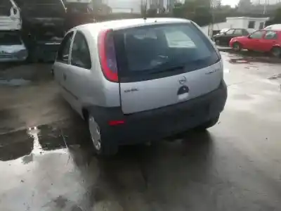 Veicolo di demolizione opel corsa c 1.7 16v cdti dell'anno 2001 alimentato 