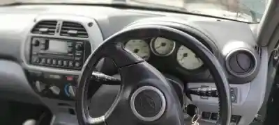 Scrapping Vehicle toyota rav4 (a2) 2.0 d-4d 4wd of the year 2002 powered 1cd-ftv