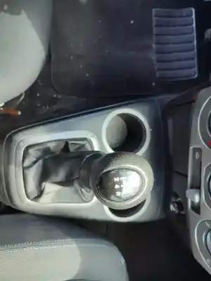 Veículo de Sucata mazda 2 (dy) 1.2 do ano 2003 alimentado fuja