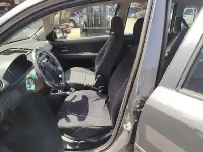 Veículo de Sucata mazda 2 (dy) 1.2 do ano 2003 alimentado fuja