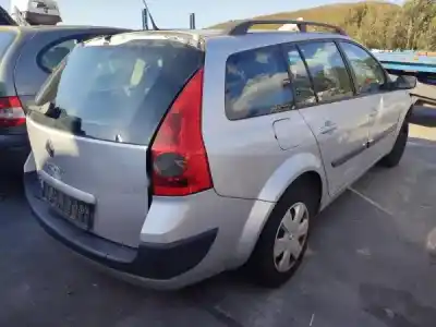 Véhicule à la ferraille renault megane ii break (km0/1_) 1.5 dci (km02. km13) gasóleo 2004 5p de l'année 2009 alimenté k9k 732