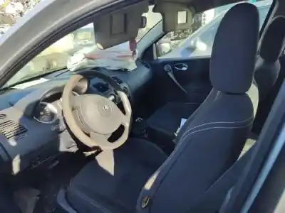 Véhicule à la ferraille renault megane ii break (km0/1_) 1.5 dci (km02. km13) gasóleo 2004 5p de l'année 2009 alimenté k9k 732