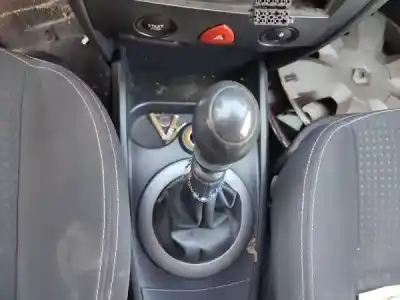 Véhicule à la ferraille renault megane ii break (km0/1_) 1.5 dci (km02. km13) gasóleo 2004 5p de l'année 2009 alimenté k9k 732