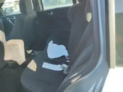 Véhicule à la ferraille renault megane ii break (km0/1_) 1.5 dci (km02. km13) gasóleo 2004 5p de l'année 2009 alimenté k9k 732