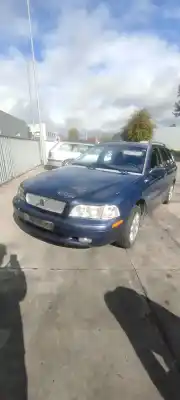 Vehículo de desguace VOLVO V40 COMBI (VW)  del año 2005 con motor B 4184 S2
