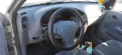 Veículo de Sucata ford fiesta iv (ja_, jb_) 1.25 i 16v gasolina 1998 5p do ano 1999 alimentado 