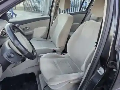 Здавання транспортного засобу renault clio iii (br0/1, cr0/1) 1.2 16v (br02 br0j br11 cr02 cr0j cr11) року 2006 потужний d4f 764