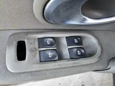 Здавання транспортного засобу renault clio iii (br0/1, cr0/1) 1.2 16v (br02 br0j br11 cr02 cr0j cr11) року 2006 потужний d4f 764