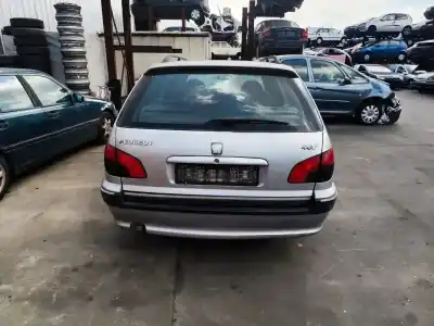 Véhicule à la ferraille peugeot 406 break (8e/f) 2.0 hdi 110 de l'année 2001 alimenté rhz (dw10ated)