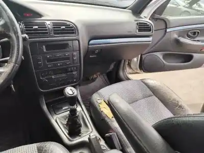 Véhicule à la ferraille peugeot 406 break (8e/f) 2.0 hdi 110 de l'année 2001 alimenté rhz (dw10ated)