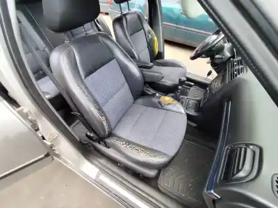 Véhicule à la ferraille peugeot 406 break (8e/f) 2.0 hdi 110 de l'année 2001 alimenté rhz (dw10ated)