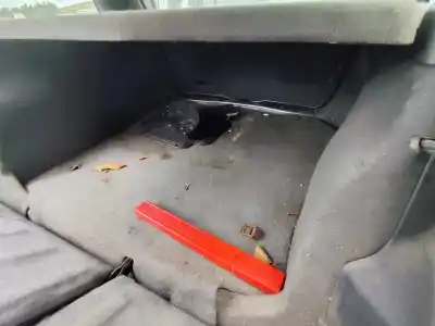 Véhicule à la ferraille peugeot 406 break (8e/f) 2.0 hdi 110 de l'année 2001 alimenté rhz (dw10ated)