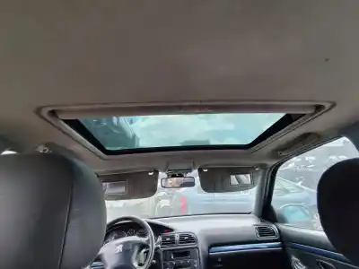 Véhicule à la ferraille peugeot 406 break (8e/f) 2.0 hdi 110 de l'année 2001 alimenté rhz (dw10ated)