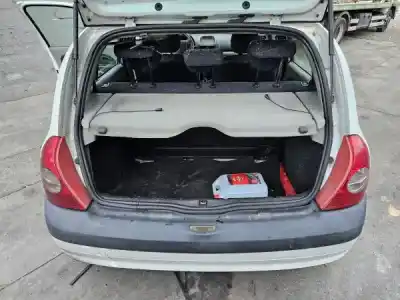 Veículo de Sucata renault clio ii (bb_, cb_) 1.5 dci (b/cb07) do ano 2001 alimentado k9k 704