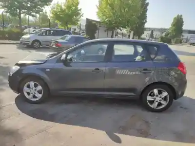 Véhicule à la ferraille kia ceed sw (ed) 1.4 de l'année 2008 alimenté g4fa