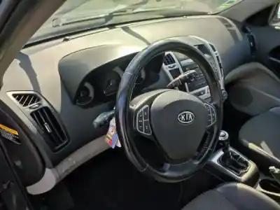 Véhicule à la ferraille kia ceed sw (ed) 1.4 de l'année 2008 alimenté g4fa