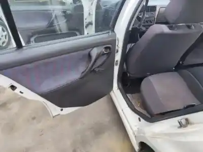 Здавання транспортного засобу volkswagen polo van furgoneta/hatchback (6n1) 1.0 року 1996 потужний aev