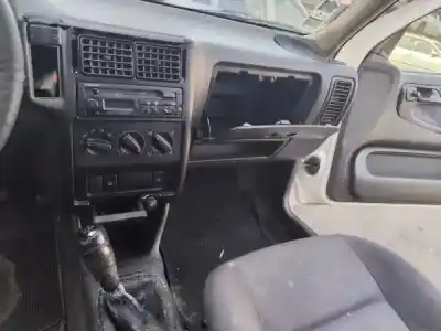 Здавання транспортного засобу volkswagen polo van furgoneta/hatchback (6n1) 1.0 року 1996 потужний aev