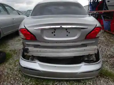 Veicolo di demolizione jaguar x-type 2.5 v6 dell'anno 2001 alimentato xb