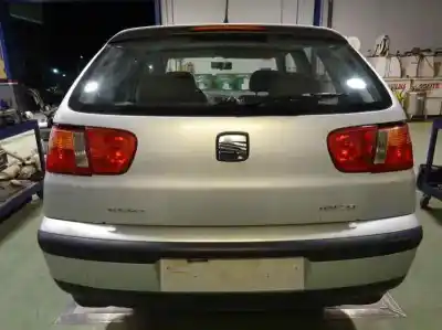 Veículo de Sucata seat ibiza (6k1) 1.4 do ano 2000 alimentado akk
