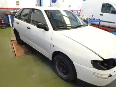 Veículo de Sucata seat ibiza (6k1) 1.4 do ano 1999 alimentado akk