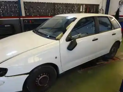 Veículo de Sucata seat ibiza (6k1) 1.4 do ano 1999 alimentado akk