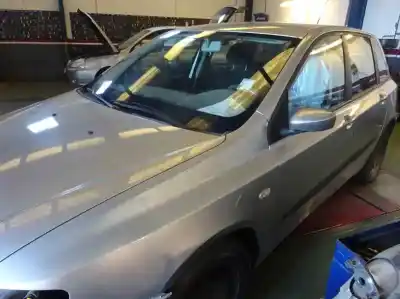 Veículo de Sucata fiat stilo multi wagon (192) 1.6 16v do ano 2002 alimentado 182b6000