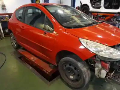 Sloopvoertuig peugeot 207 1.6 16v cat van het jaar 2006 aangedreven nfu