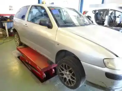 Scrapping Vehicle seat ibiza (6k1) 1.4 16v of the year 2001 powered aua