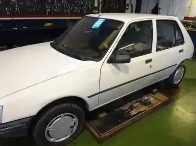 Veículo de Sucata peugeot 205 berlina 1.1 junior do ano 1992 alimentado h1a