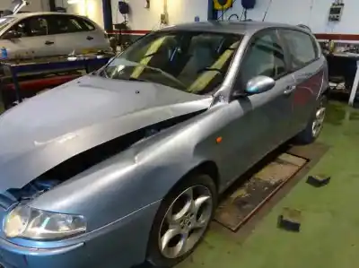 Veículo de Sucata alfa romeo 147 (190) 1.9 jtd distinctive do ano 2002 alimentado 937a2000