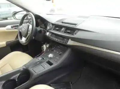 Veículo de Sucata lexus ct (zwa10) 1.8 200h do ano 2012 alimentado 2zr