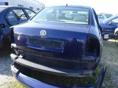 Veículo de Sucata volkswagen passat berlina (3b3) 1.9 tdi do ano 2001 alimentado avb