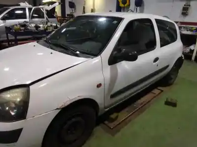 Scrapping Vehicle renault clio ii fase ii (b/cb0) 1.2 of the year 2002 powered d7f g7