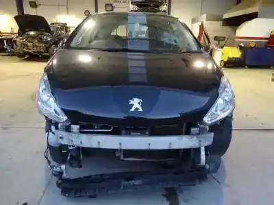 Veicolo di demolizione PEUGEOT 208 Active dell'anno 2012 alimentato HM01