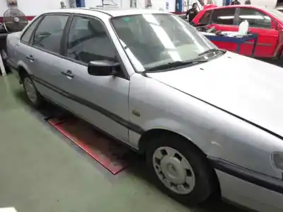 Veículo de Sucata volkswagen passat berlina (3a2) 1.9 tdi do ano 2000 alimentado 1z