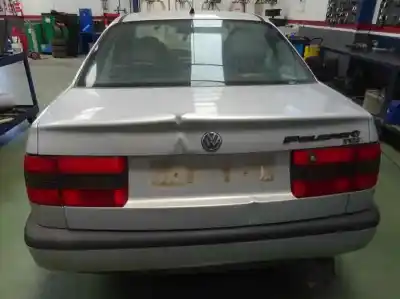 Veículo de Sucata volkswagen passat berlina (3a2) 1.9 tdi do ano 2000 alimentado 1z