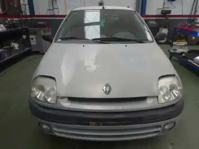 Здавання транспортного засобу RENAULT CLIO II FASE I (B/CBO) 1.9 D Alize року 2001 потужний F8Q P6