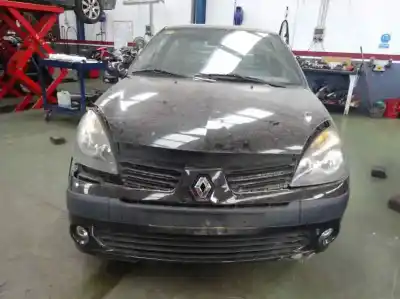 Здавання транспортного засобу renault clio ii fase ii (b/cb0) authentique року 2005 потужний 