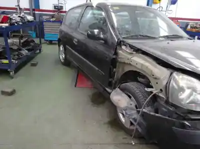 Здавання транспортного засобу renault clio ii fase ii (b/cb0) authentique року 2005 потужний 