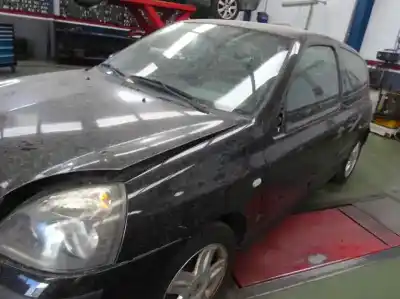 Здавання транспортного засобу renault clio ii fase ii (b/cb0) authentique року 2005 потужний 