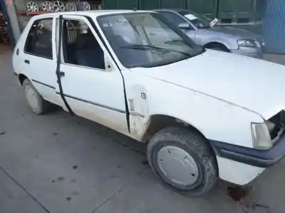 Veículo de Sucata peugeot 205 berlina 1.8 diesel do ano 1996 alimentado a9a