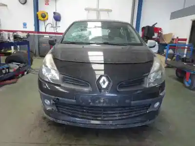 Veicolo di demolizione RENAULT CLIO III 1.5 dCi Diesel 68 CV / 50 KW dell'anno 2007 alimentato K9K M7