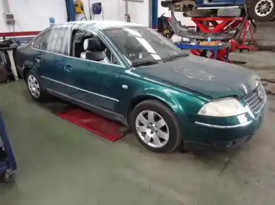 Veículo de Sucata volkswagen passat berlina (3b3) 1.9 tdi do ano 2000 alimentado avf