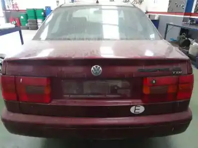 Veículo de Sucata volkswagen passat berlina (3a2) 1.9 tdi do ano 1995 alimentado 1z