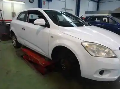 Sloopvoertuig kia ceed 1.6 cat van het jaar 2009 aangedreven g4fc