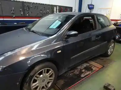 Veículo de Sucata fiat stilo multi wagon (192) 1.6 16v do ano 2002 alimentado 182b6000